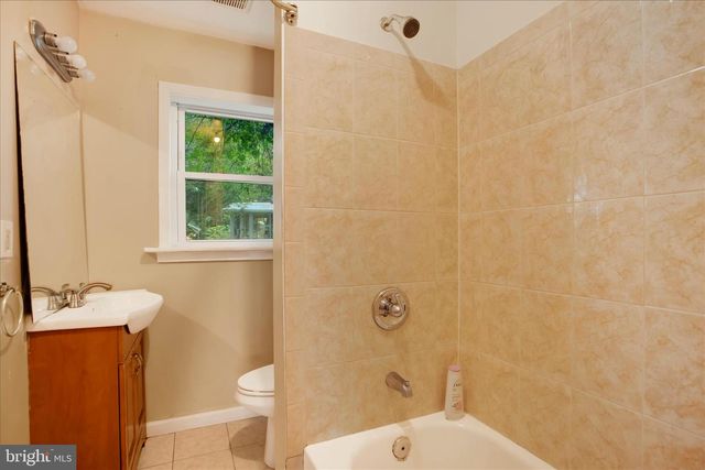 8215 16TH AVE, Hyattsville, MD 20783
