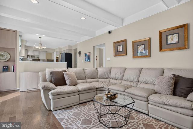 2010 QUEEN ANNE RD, Cherry Hill, NJ 08003