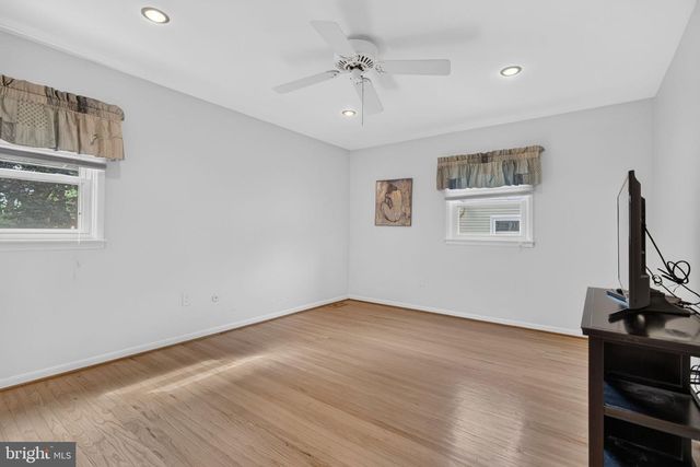 2010 QUEEN ANNE RD, Cherry Hill, NJ 08003