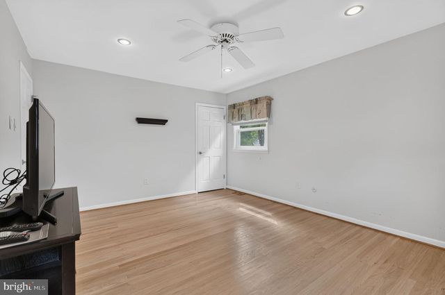 2010 QUEEN ANNE RD, Cherry Hill, NJ 08003