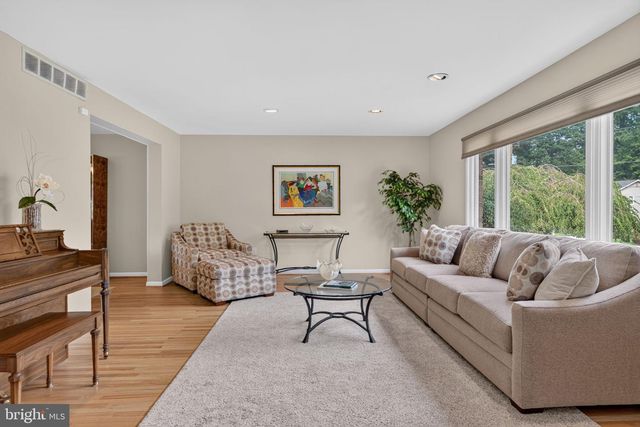 2010 QUEEN ANNE RD, Cherry Hill, NJ 08003