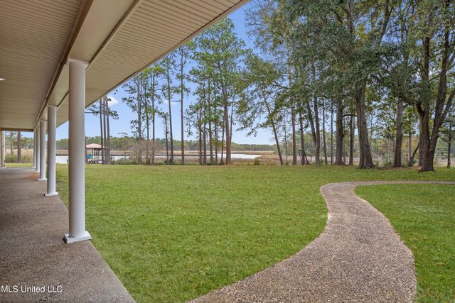 3717 Johnston Road, Gautier, MS 39553