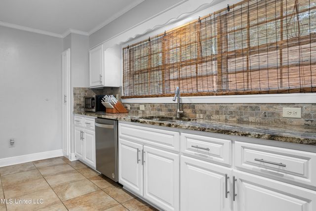 3717 Johnston Road, Gautier, MS 39553