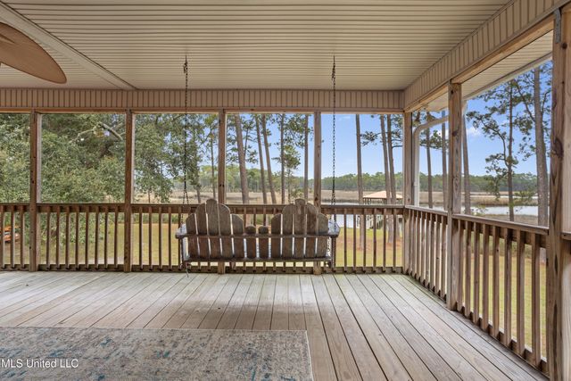 3717 Johnston Road, Gautier, MS 39553