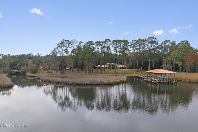 3717 Johnston Road, Gautier, MS 39553