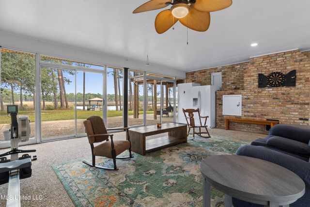 3717 Johnston Road, Gautier, MS 39553