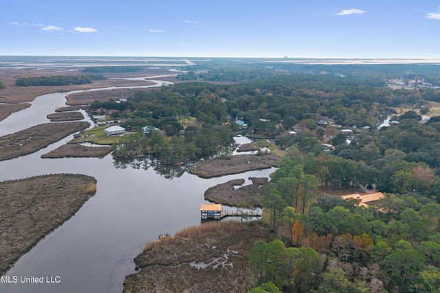 3717 Johnston Road, Gautier, MS 39553