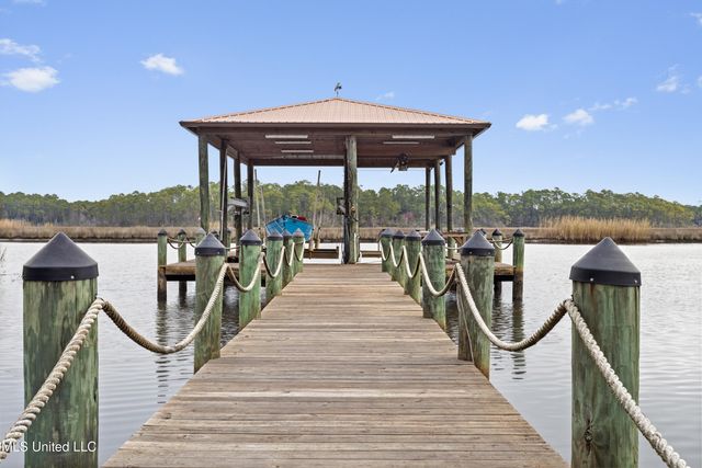 3717 Johnston Road, Gautier, MS 39553