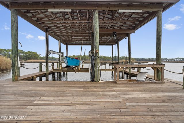 3717 Johnston Road, Gautier, MS 39553