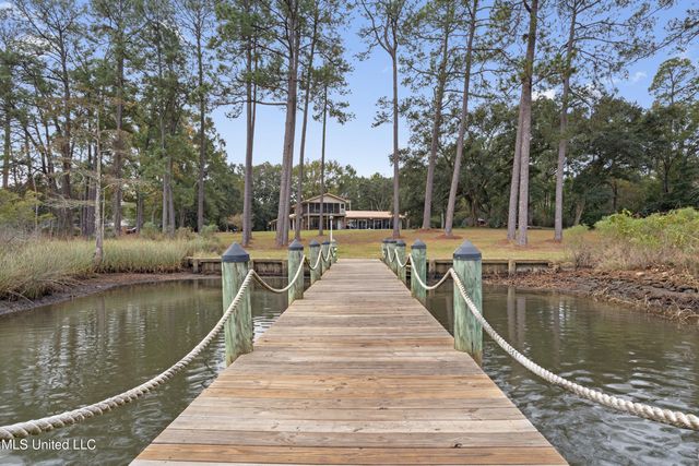 3717 Johnston Road, Gautier, MS 39553