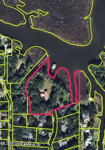 3717 Johnston Road, Gautier, MS 39553