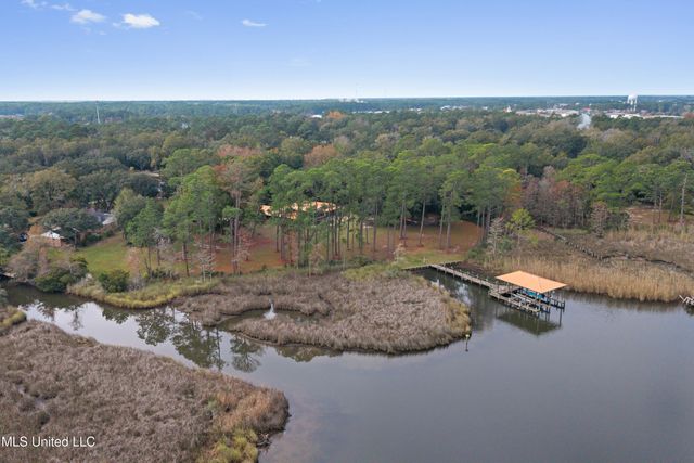 3717 Johnston Road, Gautier, MS 39553