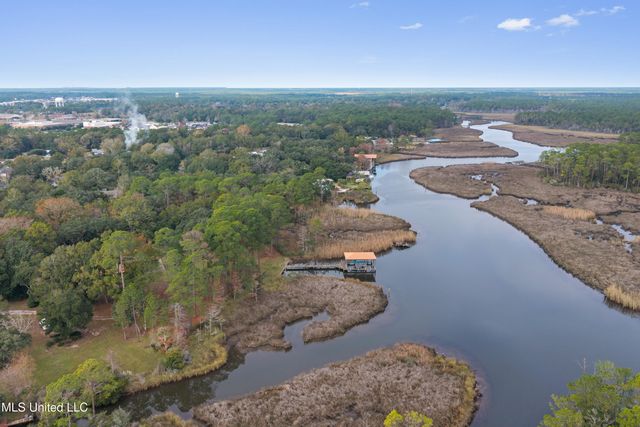 3717 Johnston Road, Gautier, MS 39553