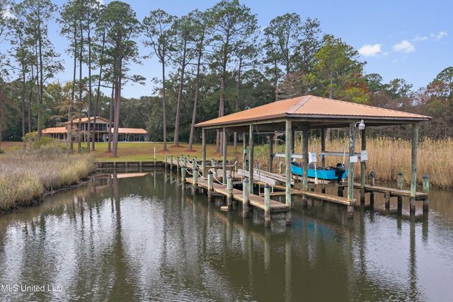 3717 Johnston Road, Gautier, MS 39553