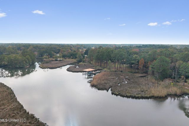 3717 Johnston Road, Gautier, MS 39553