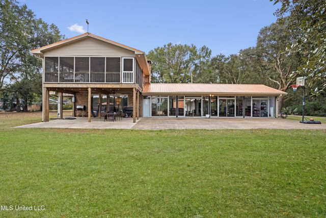 3717 Johnston Road, Gautier, MS 39553