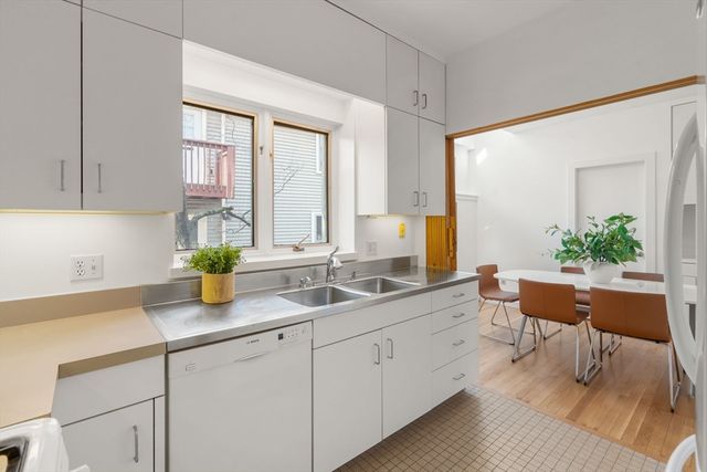 99-101 Larch Rd 99, Cambridge, MA 02138
