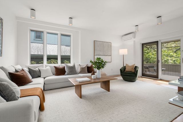 99-101 Larch Rd 99, Cambridge, MA 02138