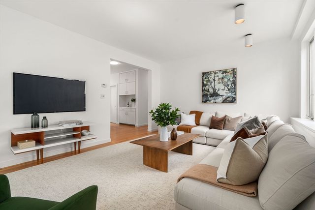 99-101 Larch Rd 99, Cambridge, MA 02138