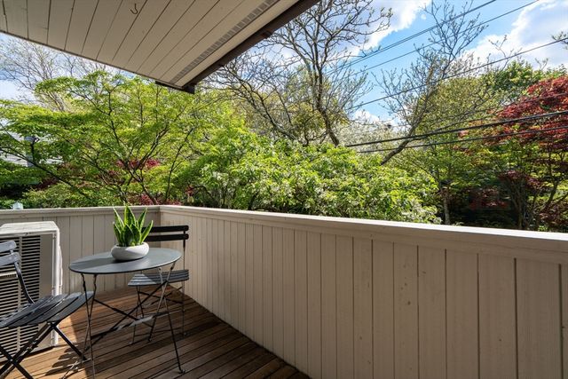 99-101 Larch Rd 99, Cambridge, MA 02138