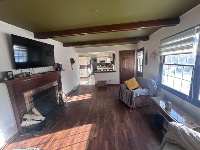 W53N813 Manchester SQUARE, Cedarburg, WI 53012