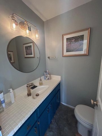 W53N813 Manchester SQUARE, Cedarburg, WI 53012