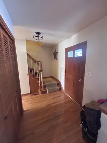 W53N813 Manchester SQUARE, Cedarburg, WI 53012