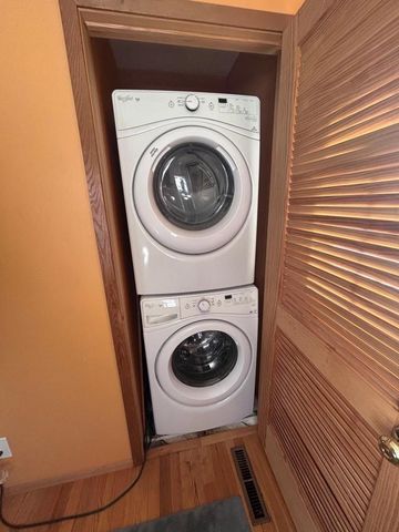 W53N813 Manchester SQUARE, Cedarburg, WI 53012