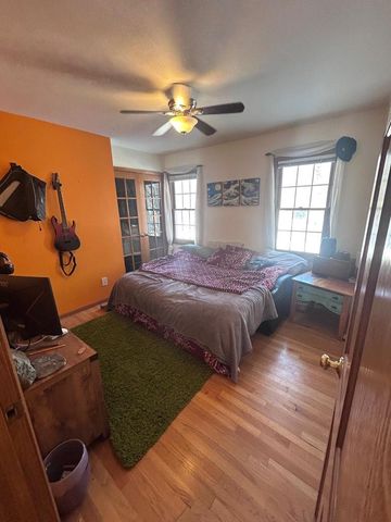 W53N813 Manchester SQUARE, Cedarburg, WI 53012