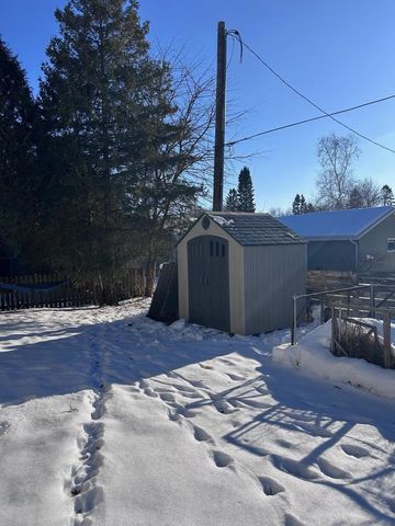 W53N813 Manchester SQUARE, Cedarburg, WI 53012