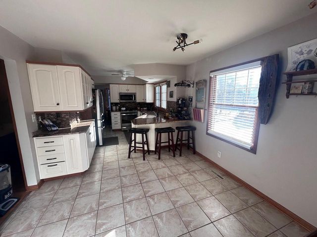 W53N813 Manchester SQUARE, Cedarburg, WI 53012