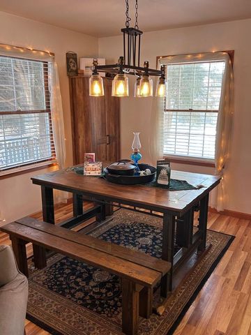 W53N813 Manchester SQUARE, Cedarburg, WI 53012