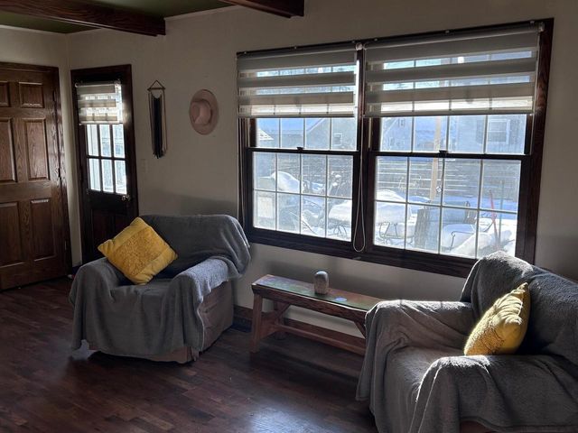 W53N813 Manchester SQUARE, Cedarburg, WI 53012