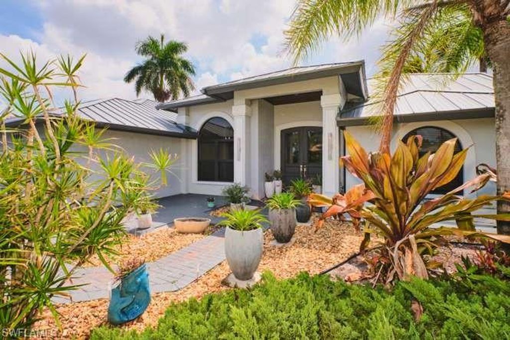 28505 Sombrero DR, BONITA SPRINGS, FL 34135 — photo 2