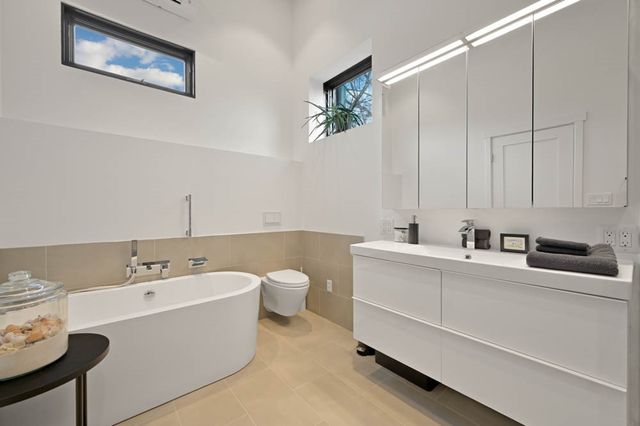 8 Arroyo Pequeno, Santa Fe, NM 87506