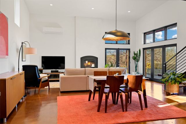 8 Arroyo Pequeno, Santa Fe, NM 87506