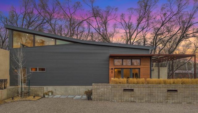 8 Arroyo Pequeno, Santa Fe, NM 87506