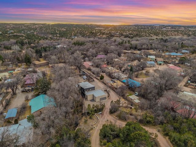 8 Arroyo Pequeno, Santa Fe, NM 87506