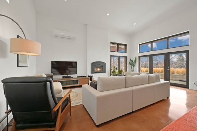 8 Arroyo Pequeno, Santa Fe, NM 87506