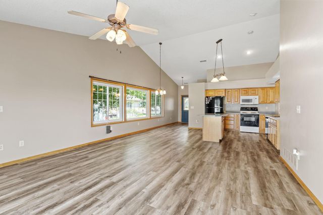 535 Meadows Drive, Hammond, WI 54015