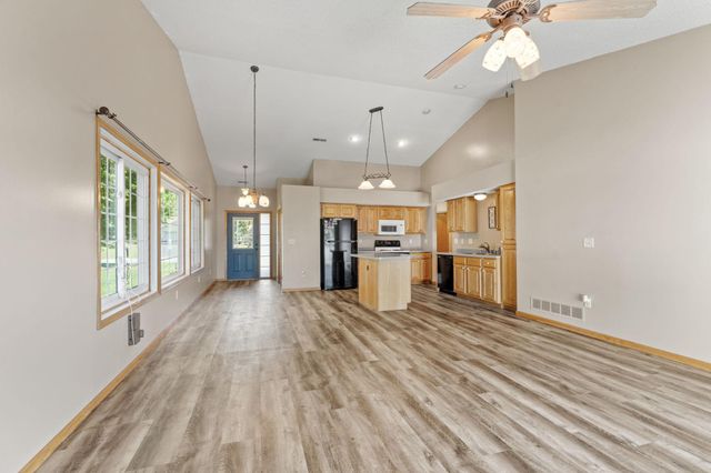 535 Meadows Drive, Hammond, WI 54015