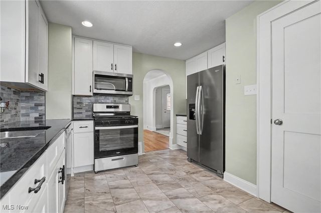 1764 10th Street, Cuyahoga Falls, OH 44221