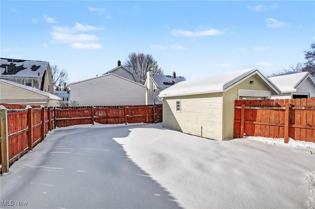 1764 10th Street, Cuyahoga Falls, OH 44221