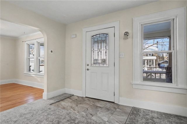 1764 10th Street, Cuyahoga Falls, OH 44221