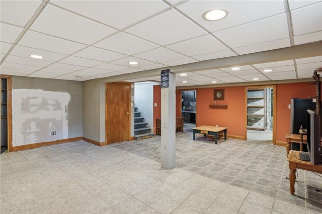 31 Cecile Street, Lincoln, RI 02865