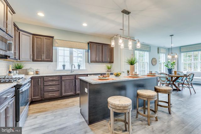3797 DORCHESTER DR, Williamstown, NJ 08094