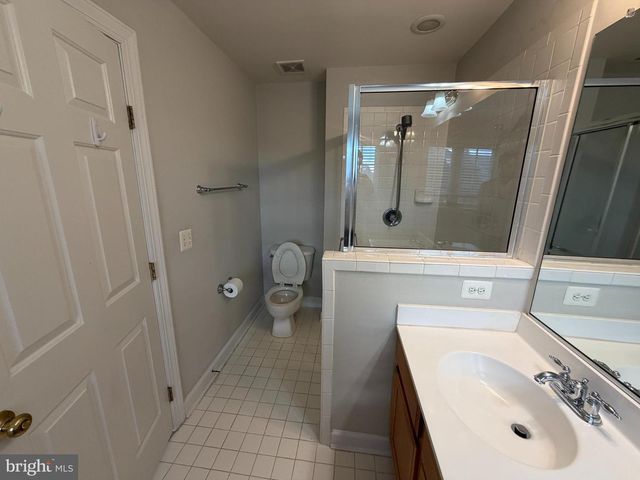 1018 HOTCHKISS PL, Fredericksburg, VA 22401