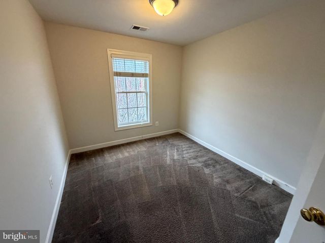 1018 HOTCHKISS PL, Fredericksburg, VA 22401