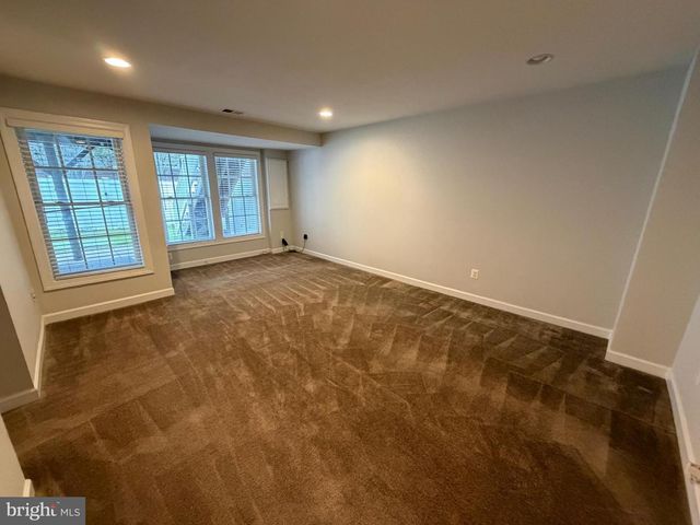 1018 HOTCHKISS PL, Fredericksburg, VA 22401