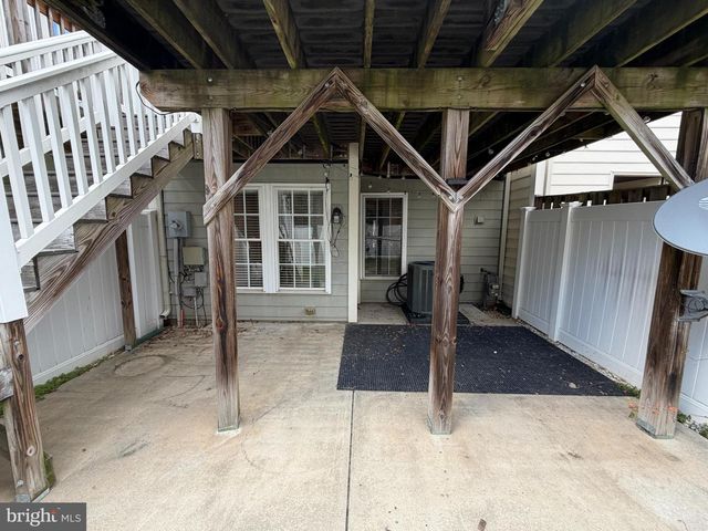 1018 HOTCHKISS PL, Fredericksburg, VA 22401